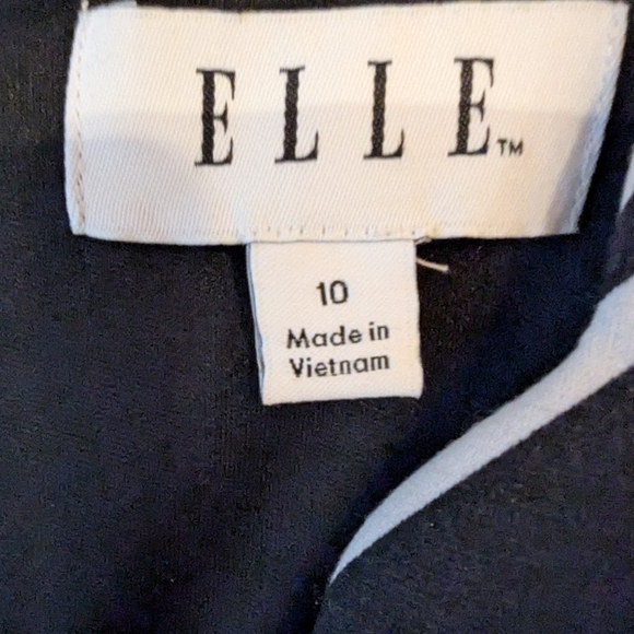 Elle Black and White Sleeveless V-Neck A-Line Dress - Picture 4 of 7